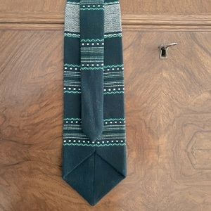 Bespoke Llama Tie